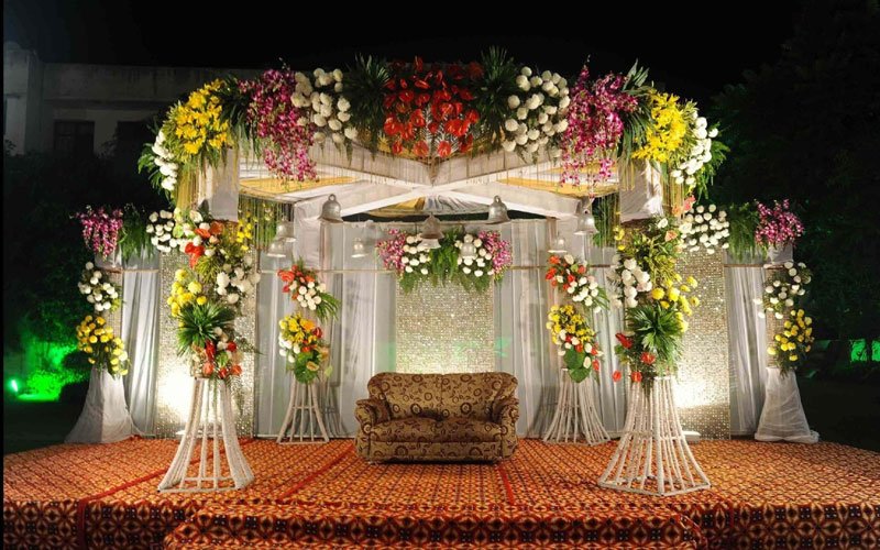 Flower Decoration Services In Valsad